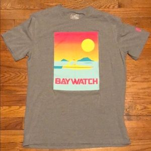 Under armor shirt worn once first come first serve